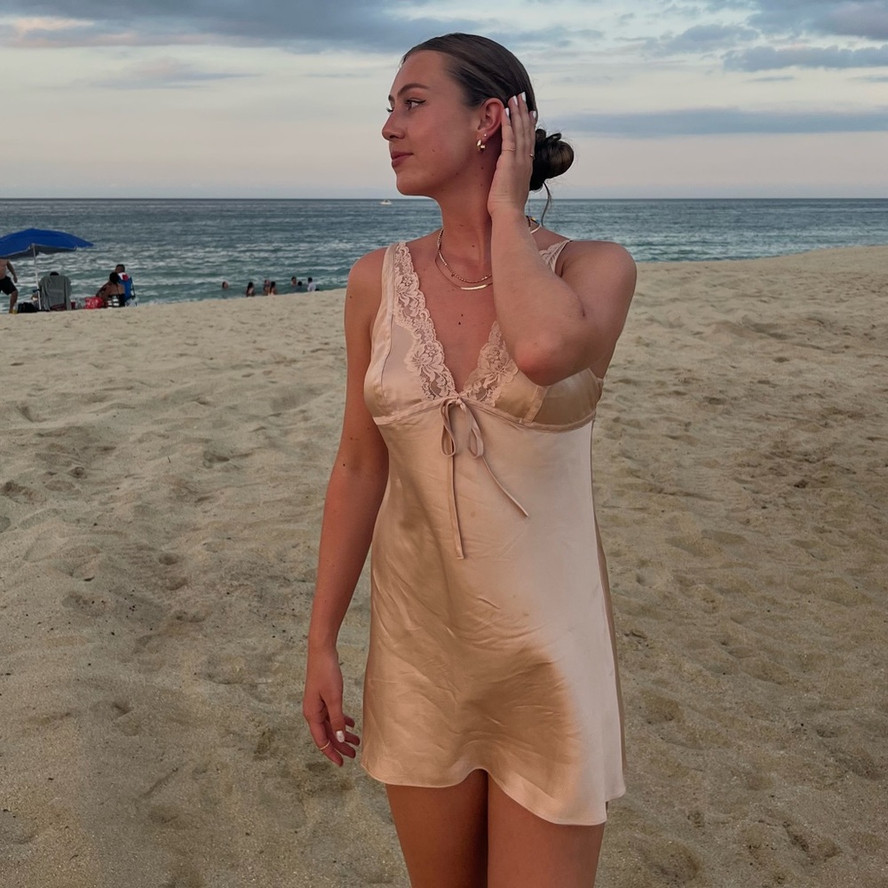 Victoria’s Secret peach silk & lace slip dress